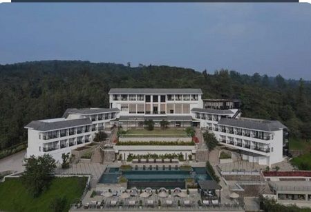 Experience A Dream Monsoon Gateway At Courtyard by Marriott Mahabaleshwar